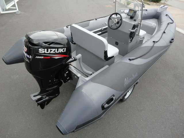 Лодка надувная моторная с жестким дном Adventure RIB Vesta V-550